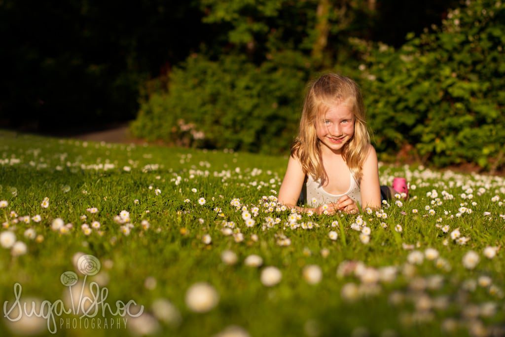 little-girl-lifestyle-photo-shoot-field-bainbridge-island