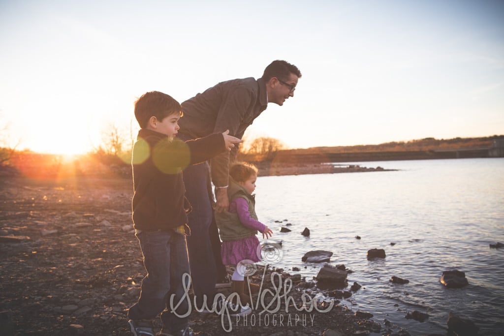 SugaShoc_Photography_Family_Photographer_Bucks County_Doylestown_PA_outdoor_family_session_father_and_children_at_water_sunset