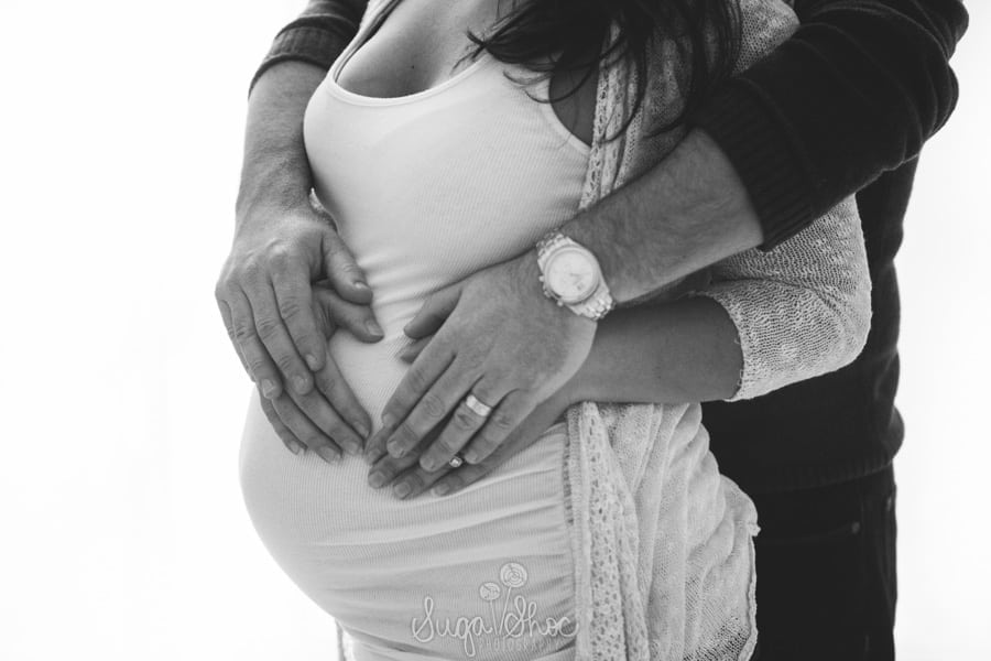SugaShoc_Photography_Maternity_Photographer_Bucks_County_PA_Doylestown_PA_maternity_heart_shaped_hands_on_belly