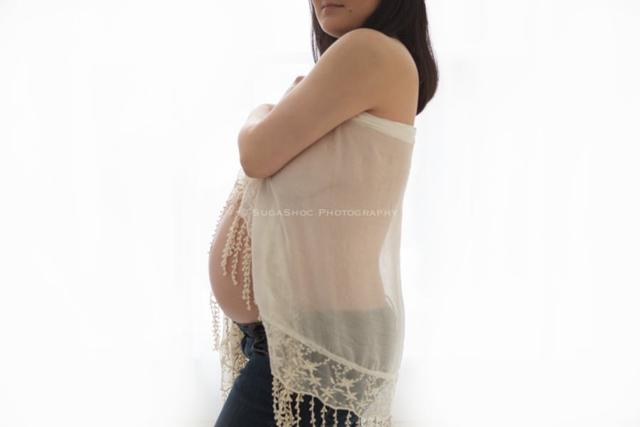 SugaShoc_Photography_Maternity_Photographer_Bucks_County_PA_Doylestown_PA_scarf_used_as_maternity_wrap