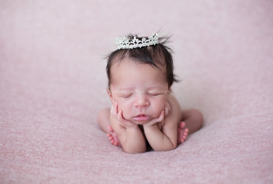 SugaShoc_Photography_Newborn_Photographer_Bucks_County_PA_Doylestown_PA_froggy_pose_with_newborn_crown