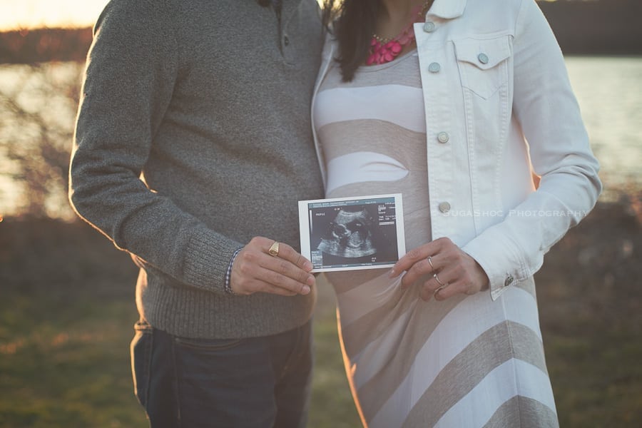 SugaShoc_Photography_Maternity_Photographer_Bucks_County_PA_Doylestown_PA_Maternity_session_details_with_baby_ultrasound