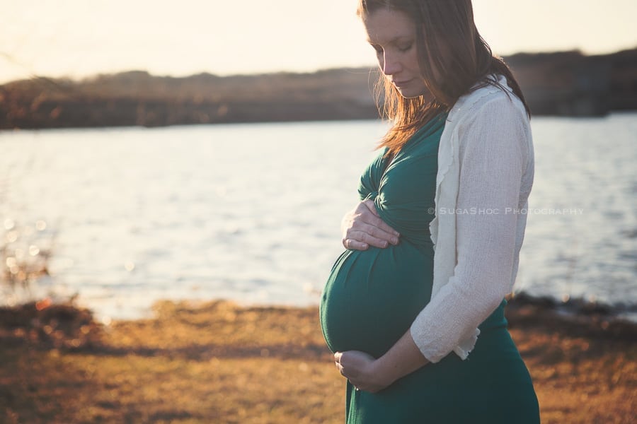 SugaShoc_Photography_Maternity_Photographer_Bucks_County_PA_Doylestown_PA_outdoor_maternity_photography_by_the_lake_maternity_belly_shot