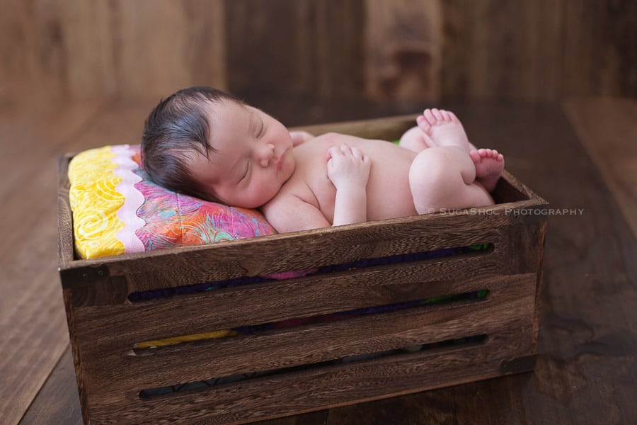 SugaShoc_Photography_Newborn_Photographer_Bucks_County_PA_Doylestown_PA_newborn_in_crate_with_quilt