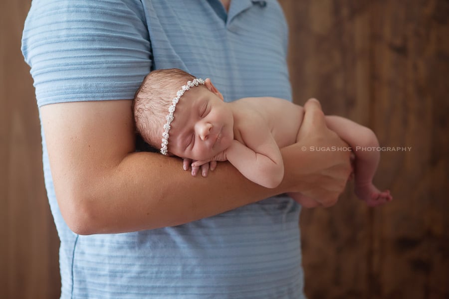 SugaShoc_Photography_Newborn_Photographer_Bucks_County_PA_Doylestown_PA_newborn_dad_posing_ideas