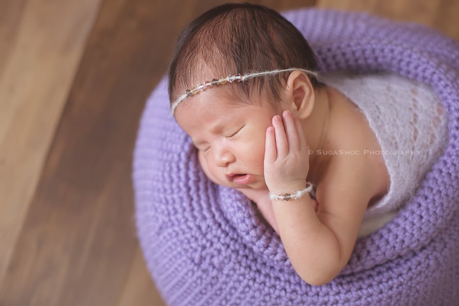 SugaShoc_Photography_Newborn_Photographer_Bucks_County_PA_Doylestown_PA_newborn_pose_ideas_head_in_hands