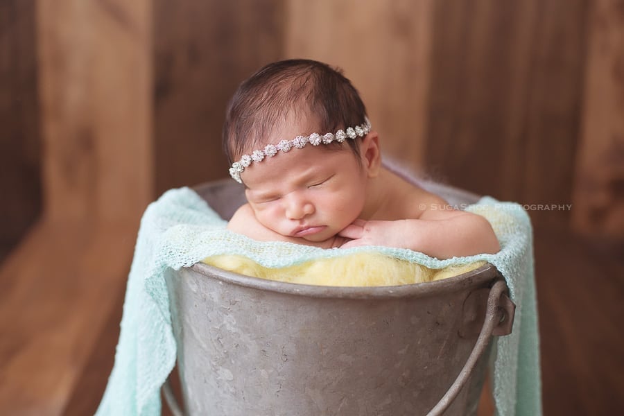 SugaShoc_Photography_Newborn_Photographer_Bucks_County_PA_Doylestown_PA_newborn_bucket_pose_ideas
