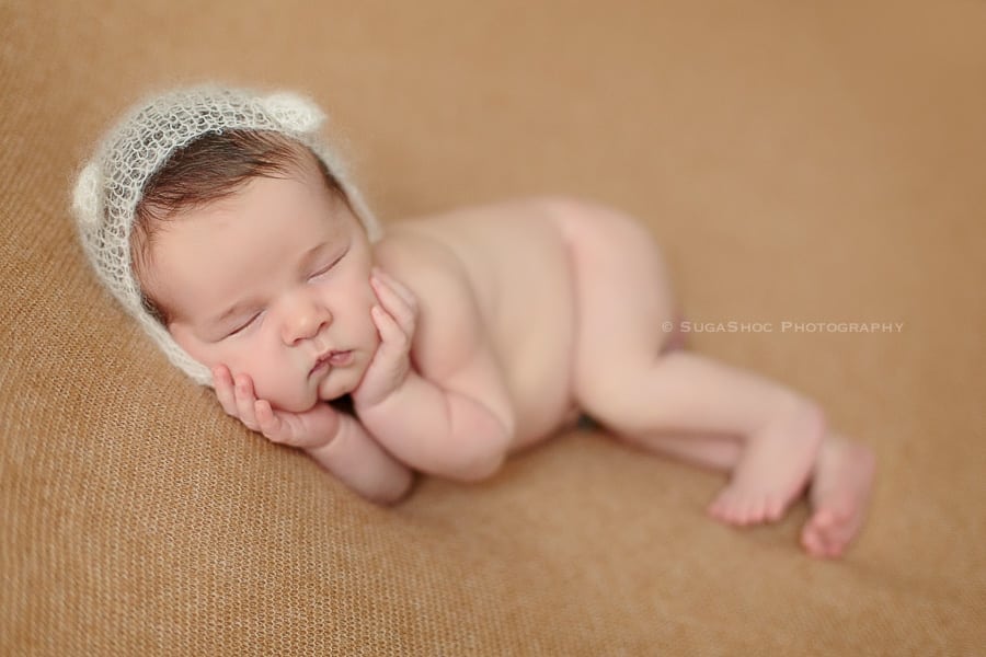 SugaShoc_Photography_Newborn_Photographer_Bucks_County_PA_Doylestown_PA_newborn_using_bear_hat_newborn_posing_ideas