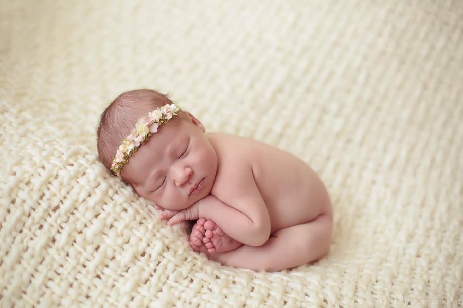 SugaShoc_Photography_Newborn_Photographer_Bucks_County_PA_Doylestown_PA_newborn_posing_ideas