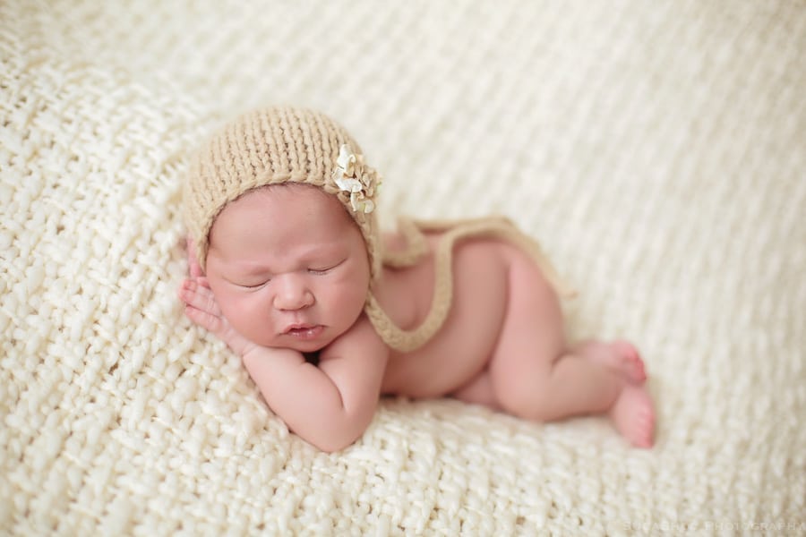 SugaShoc_Photography_Newborn_Photographer_Bucks_County_PA_Doylestown_PA_newborn_posing_ideas_with_knit_hat