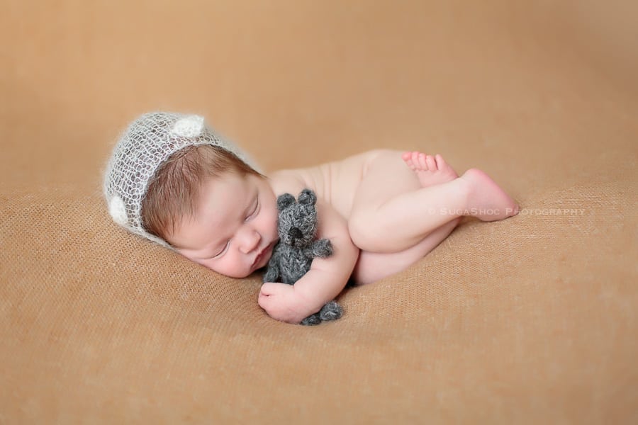 SugaShoc_Photography_Newborn_Photographer_Bucks_County_PA_Doylestown_PA_newborn_posing_ideas_newborn_hugging_bear