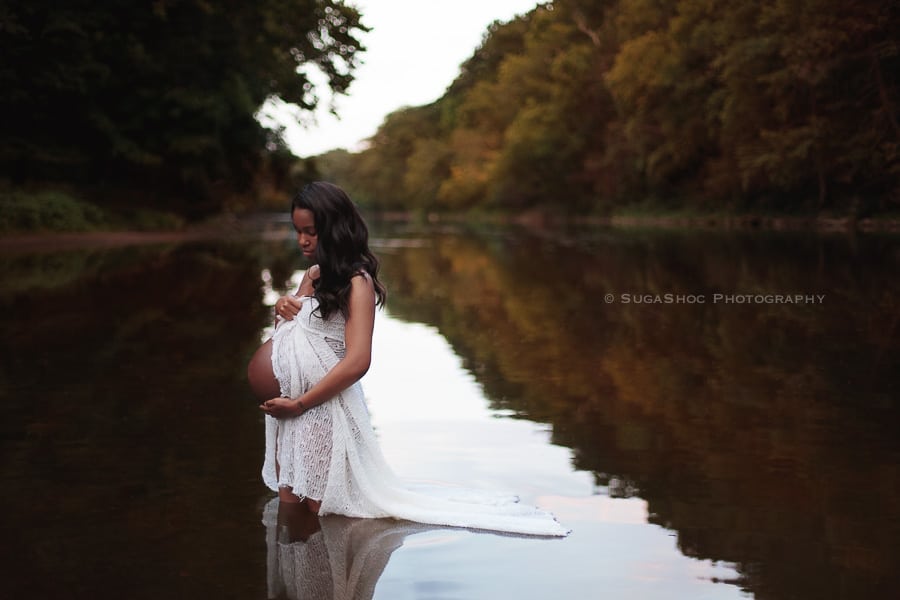 SugaShoc_Photography_Maternity_Photographer_Bucks_County_PA_Doylestown_PA_outdoor_maternity_session_maternity_posing_ideas_maternity_photo_in_water