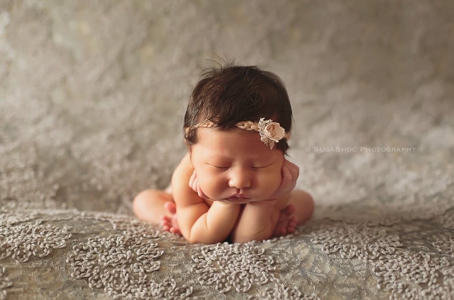 SugaShoc_Photography_Newborn_Photographer_Bucks_County_PA_Doylestown_newborn_posing_ideas_newborn_froggy_pose
