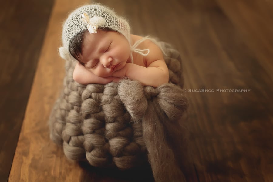 SugaShoc_Photography_Newborn_Photographer_Bucks_County_PA_Doylestown_newborn_posing_ideas_newborn_knapsack_pose
