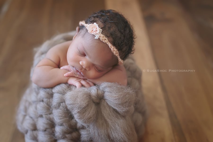 SugaShoc_Photography_Newborn_Photographer_Bucks_County_PA_Doylestown_PA_newborn_knitted_knapsack_pose_ideas_newborn_posing_ideas