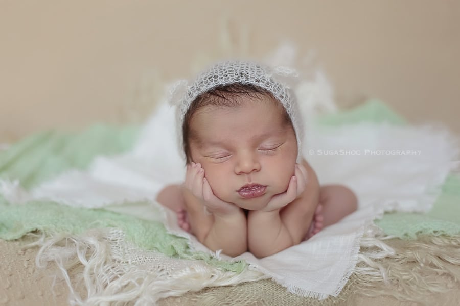 SugaShoc_Photography_Newborn_Photographer_Bucks_County_PA_Doylestown_PA_newborn_posing_ideas_newborn_froggy_pose_newborn_knitted_bear_hat