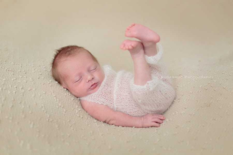 SugaShoc_Photography_Newborn_Photographer_Bucks_County_PA_Doylestown_PA_newborn_posing_ideas_newborn_lazy_laid_back_pose