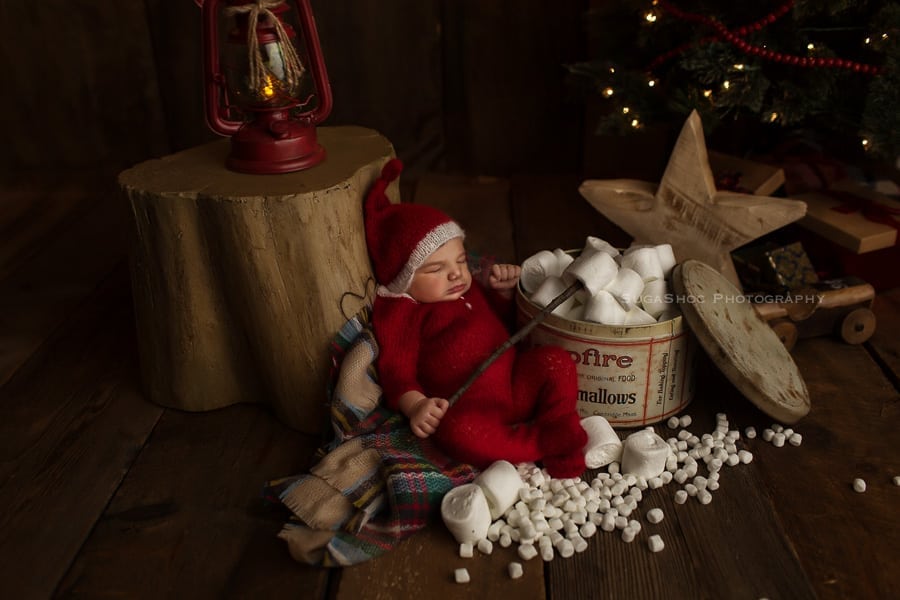 SugaShoc_Photography_Newborn_Photographer_Bucks_County_PA_Doylestown_PA_newborn_elf_on_the_shelf_eating_marshmallows