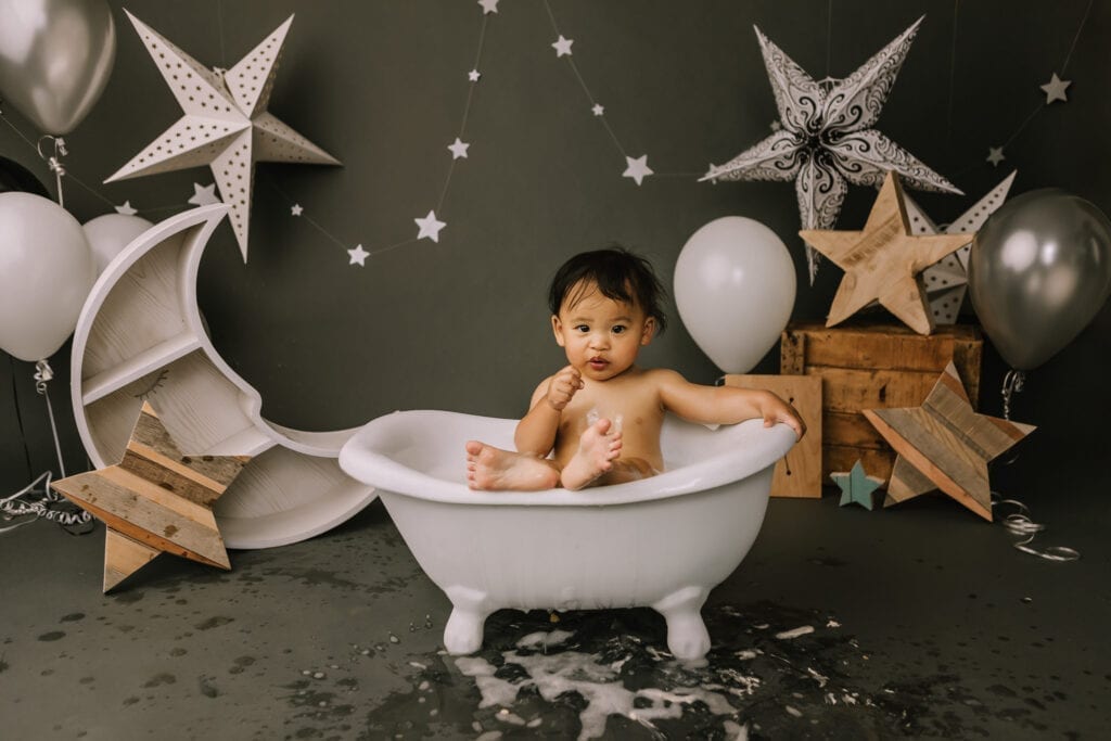 baby photographer pa, baby in bubble bath with star background