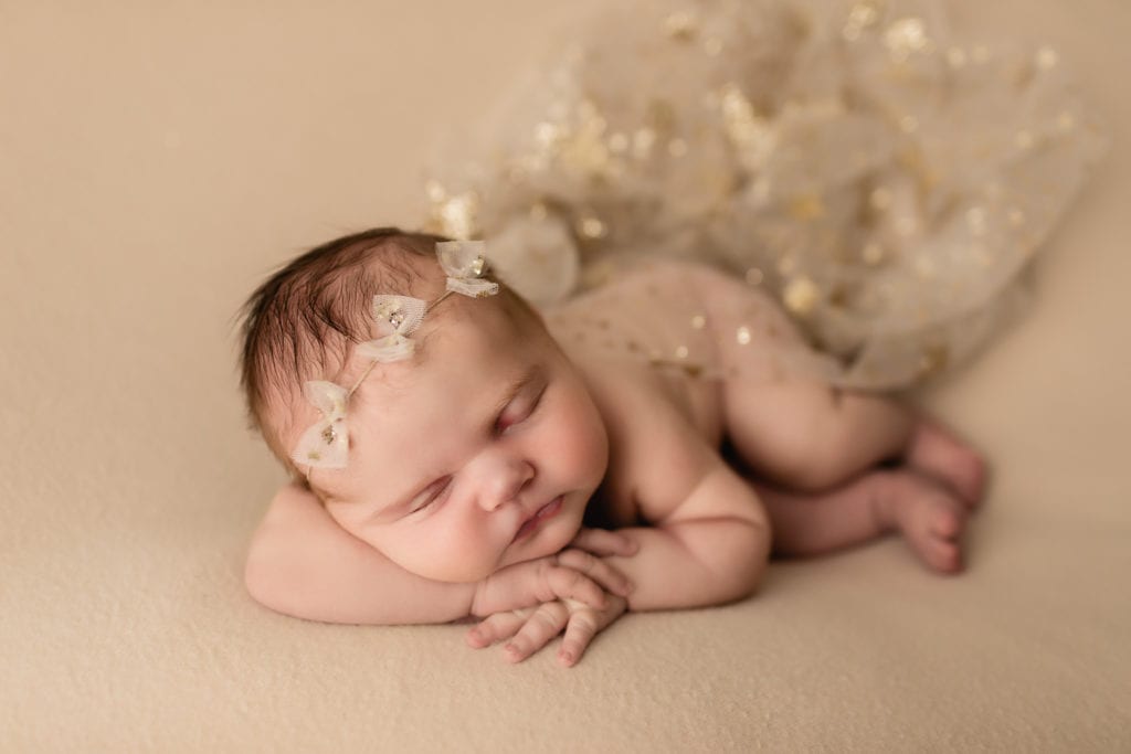 best baby pictures for birth announcements, sleeping newborn 