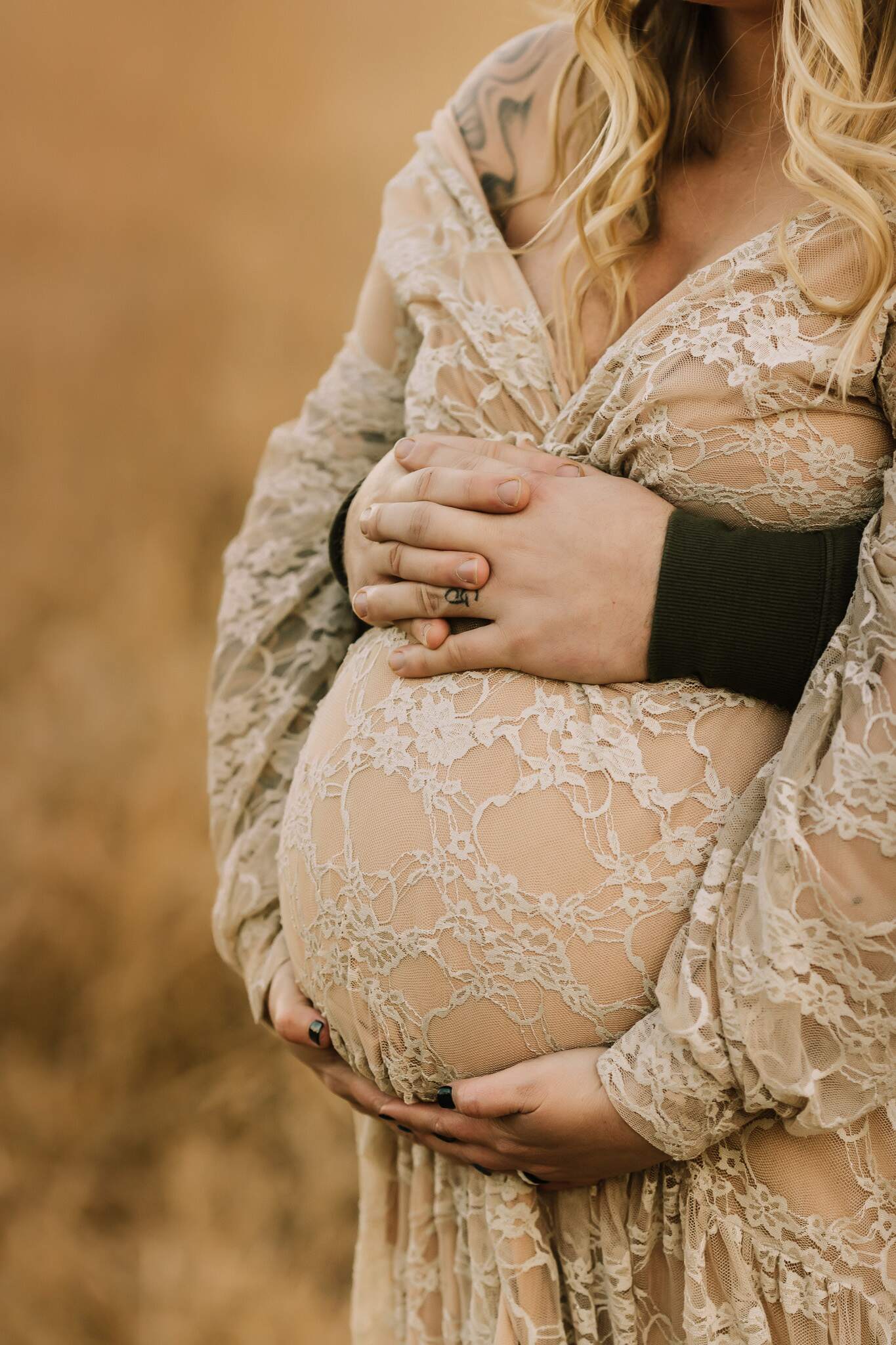 https://sugashocphotography.com/wp-content/uploads/2022/01/25-15496-post/SugaShoc_Photography_Maternity_Photographer_Bucks_County_PA_Doylestown_PA-20.jpg